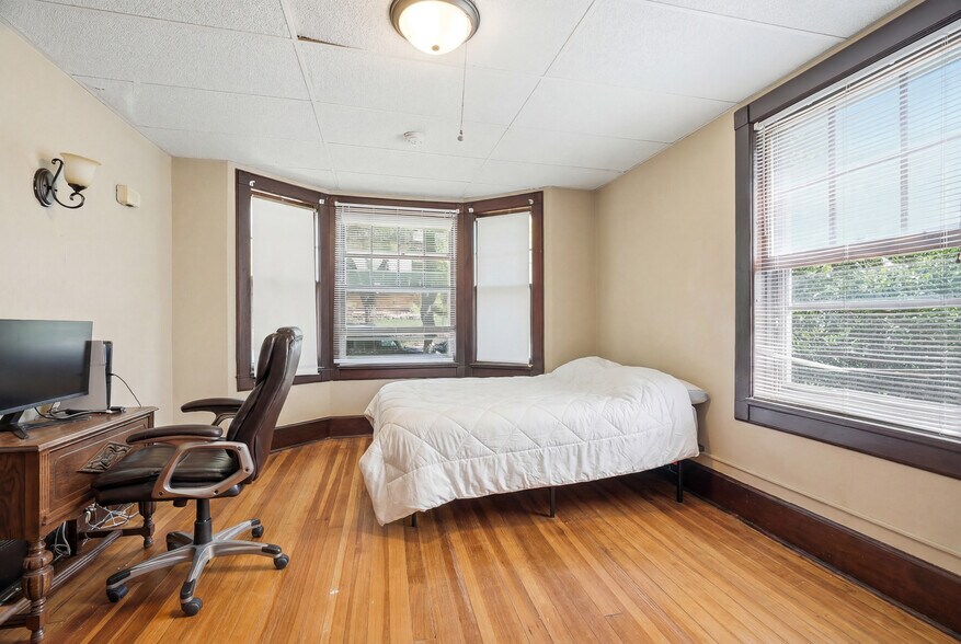 More Photos Of 389 Maple St, Saint Paul Apartments For Sale