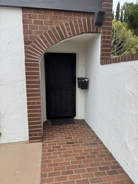 More Photos Of 505 N Sepulveda Blvd, Manhattan Beach Office Residential For Lease