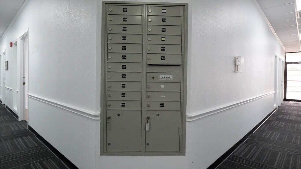 More Photos Of 8700 9th Ave, Port Arthur Office Residential For Lease