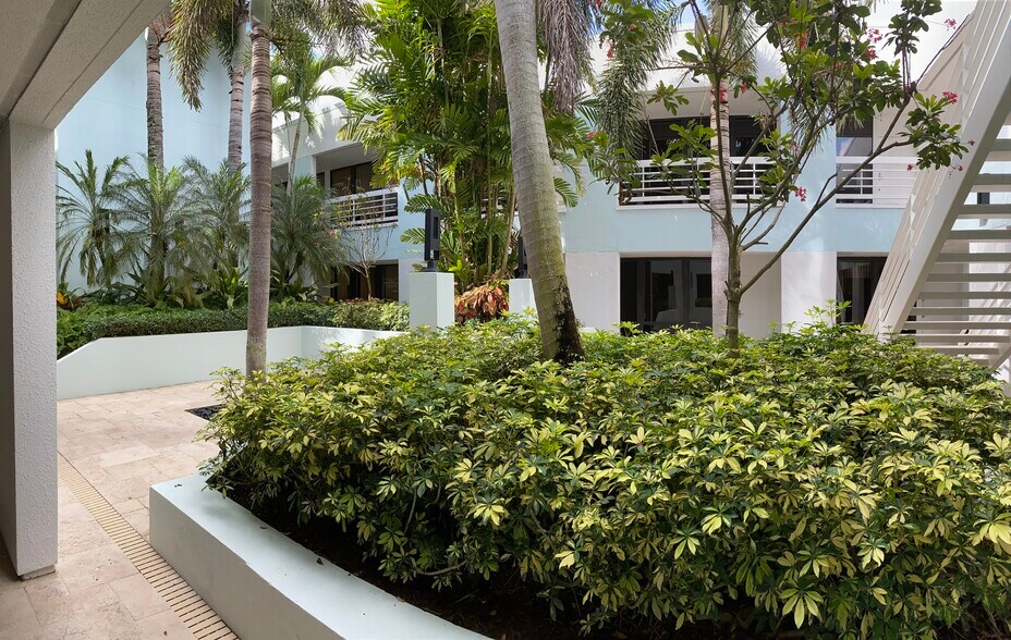 More Photos Of 2295 NW Corporate Blvd, Boca Raton Office Residential For Lease