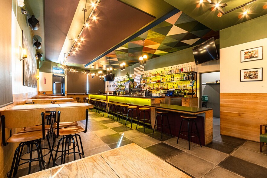 More Photos Of 2543-2545 24th St, San Francisco Storefront Retail Residential For Lease