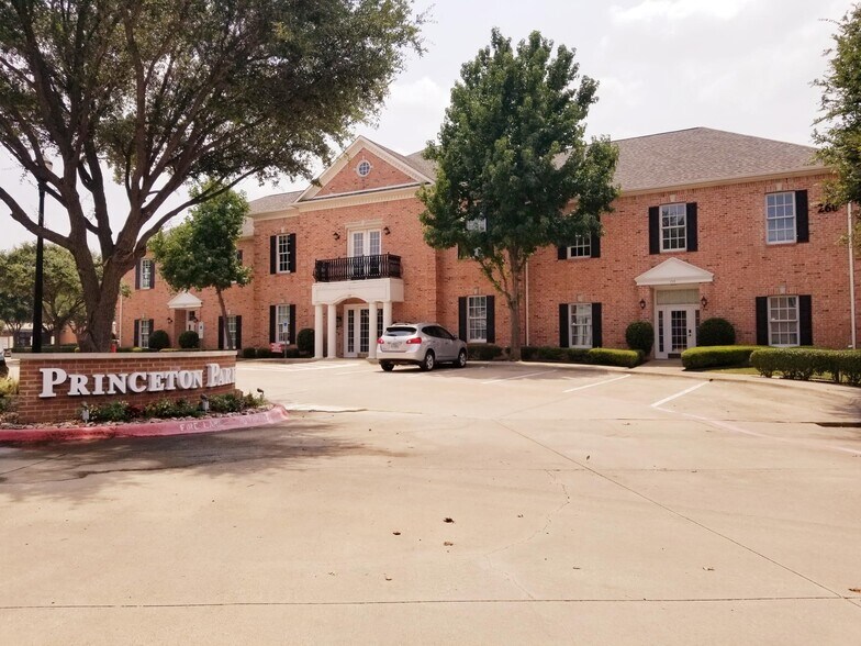 More Photos Of 260 N Denton Tap Rd, Coppell Unknown For Lease