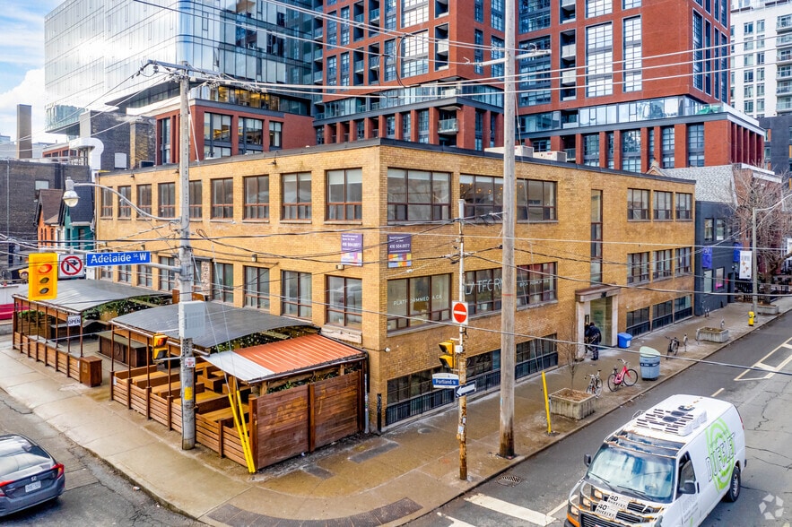 Primary Photo Of 487 Adelaide St W, Toronto Loft Creative Space For Lease