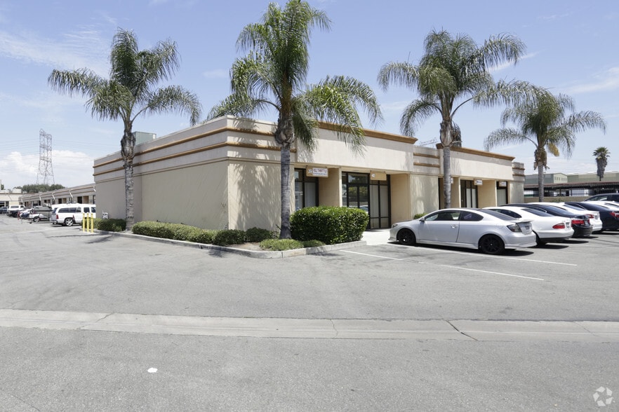 More Photos Of 7625 E Rosecrans Ave, Paramount Warehouse For Lease