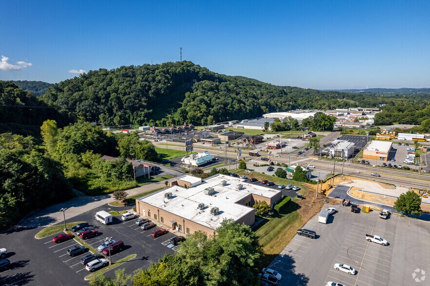 More Photos Of 4005 Fountain Valley Dr, Knoxville Medical For Lease