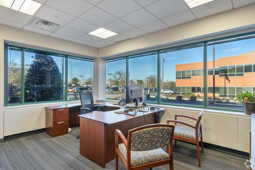 More Photos Of 100 Corporate Center Dr, Camp Hill Medical For Sale