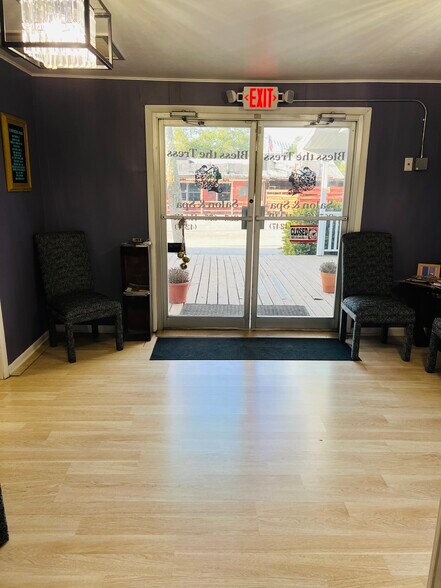 More Photos Of 480 SR 80, LaBelle Freestanding For Sale