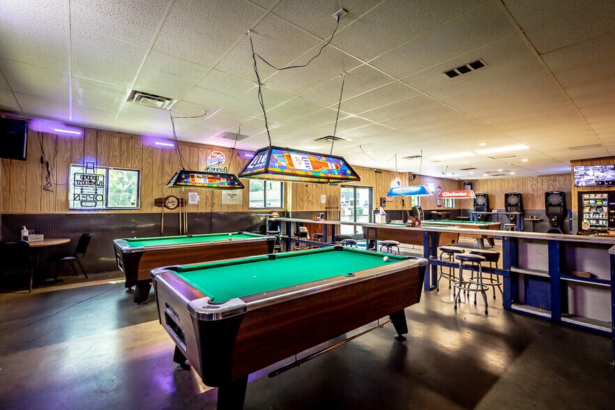 More Photos Of 3501 Park Plaza Rd, Paducah Bar For Sale