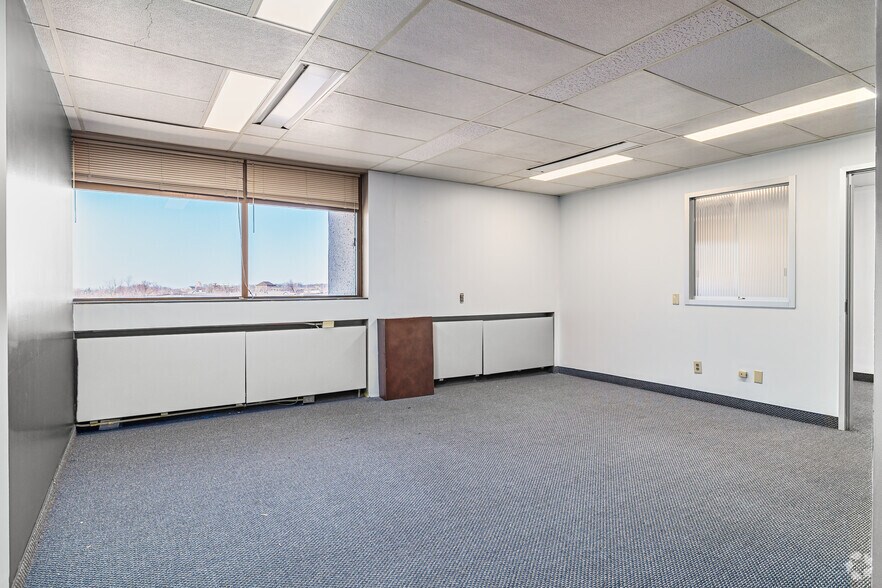 More Photos Of 11201 Shaker Blvd, Cleveland Medical For Lease