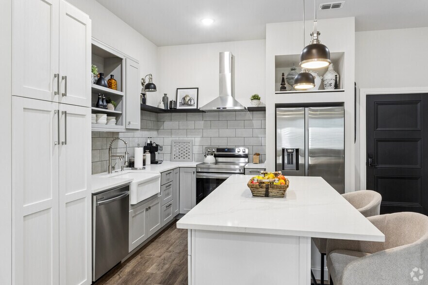More Photos Of 2215 H G Mosley Pky, Longview Apartments For Sale
