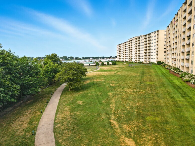 More Photos Of 1 Cove Way, Quincy Marina For Sale