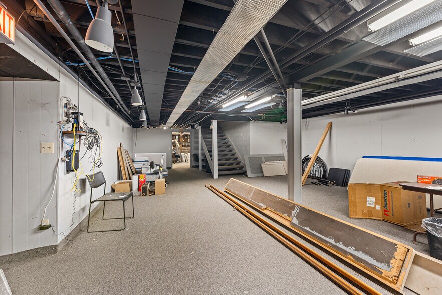 More Photos Of 107 4th St, Baraboo Office For Sale