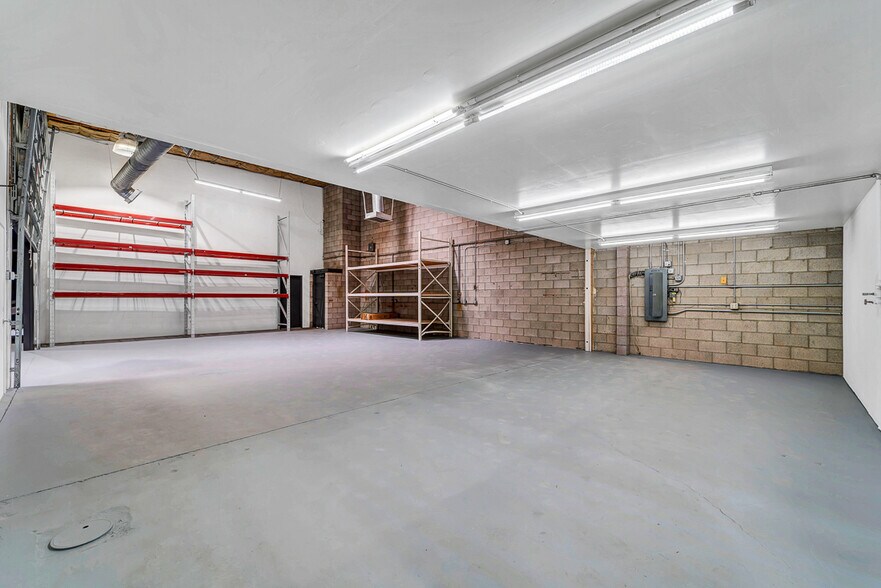 More Photos Of 7809 N 68th Ave, Glendale Warehouse For Sale