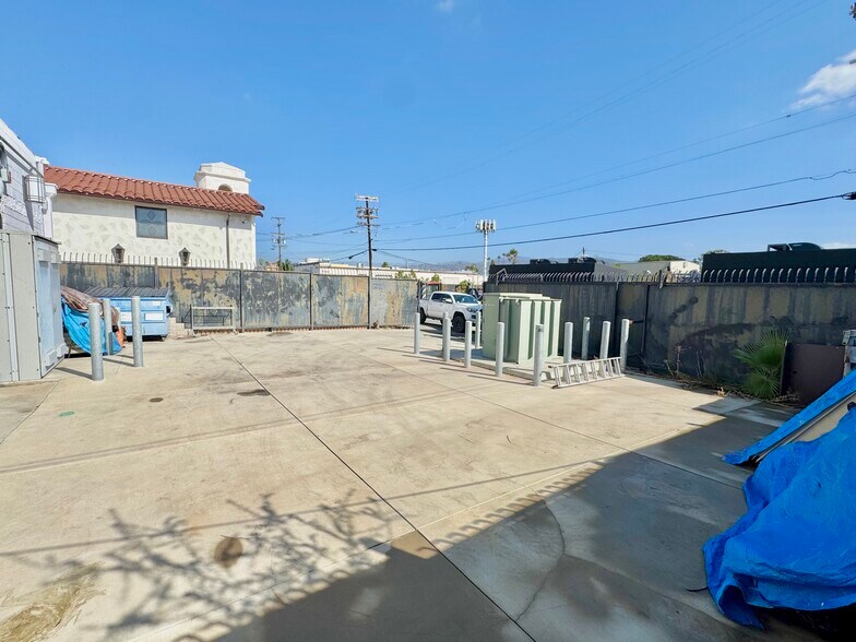 More Photos Of 5447 Satsuma St, North Hollywood Warehouse For Sale