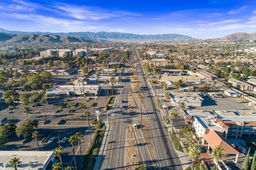 More Photos Of 10555 Magnolia Ave, Riverside Freestanding For Sale