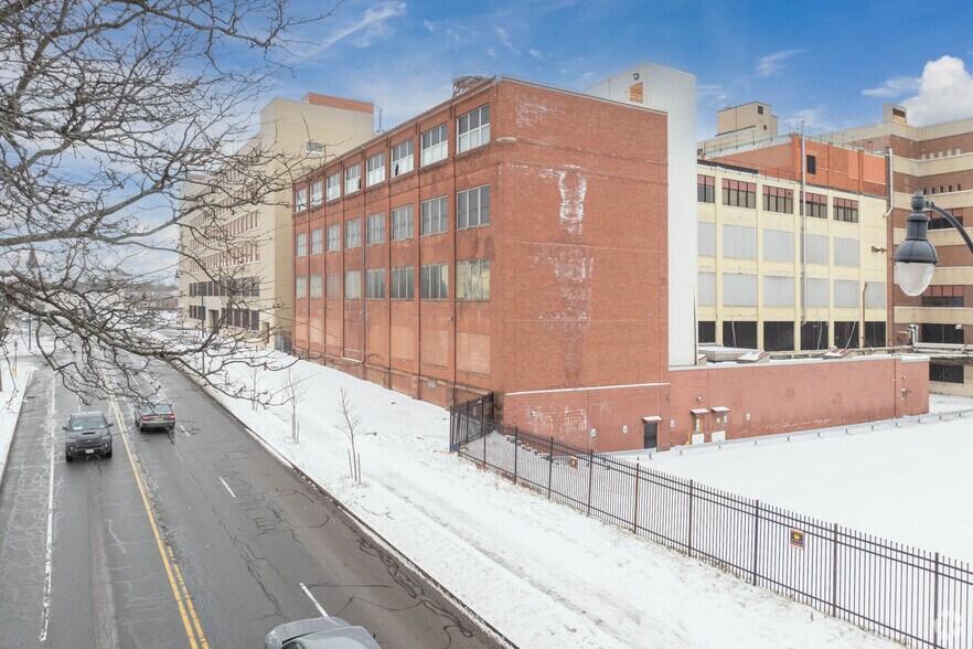 More Photos Of 1405-1447 Saint Paul St, Rochester Office For Sale