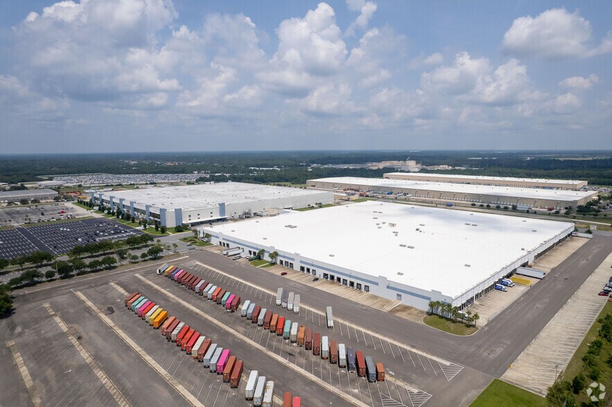 More Photos Of 1 Imeson Park Blvd, Jacksonville Warehouse For Lease
