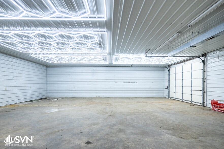 More Photos Of 508 S 3rd St, Danville Showroom For Lease