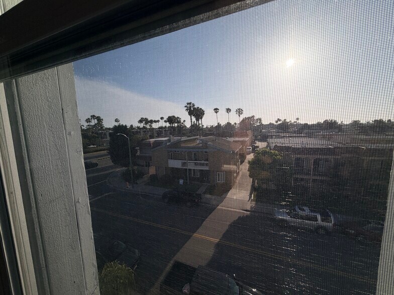 More Photos Of 4911 Warner Ave, Huntington Beach General Retail For Lease
