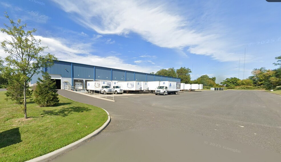 More Photos Of 301 Essex Rd, Tinton Falls Warehouse For Lease