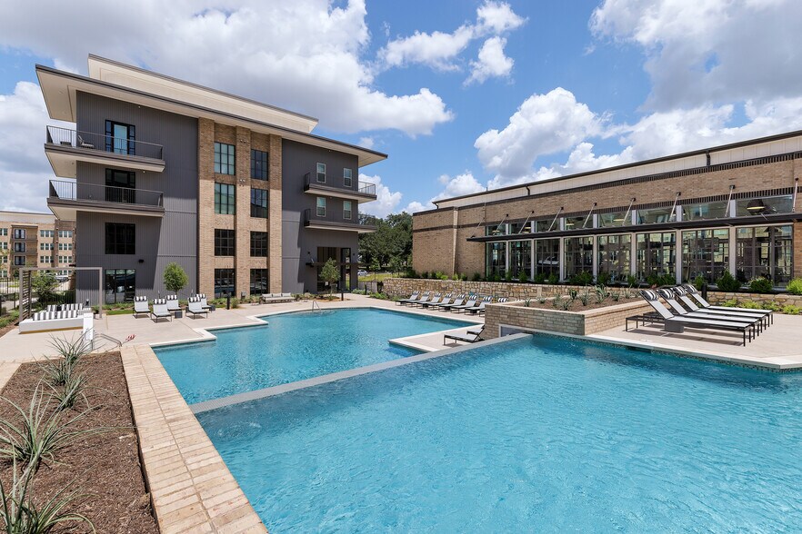 More Photos Of 7910 S New Braunfels, San Antonio Apartments For Lease