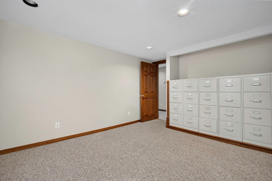 More Photos Of 2127 SE 44th St, Oklahoma City Service For Sale