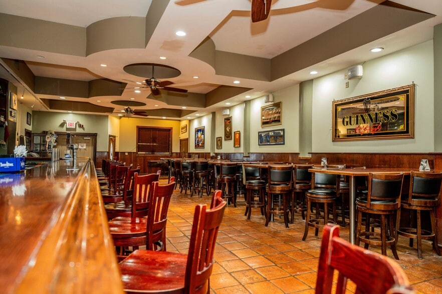 More Photos Of 266 Dartmouth St, New Bedford Restaurant For Sale