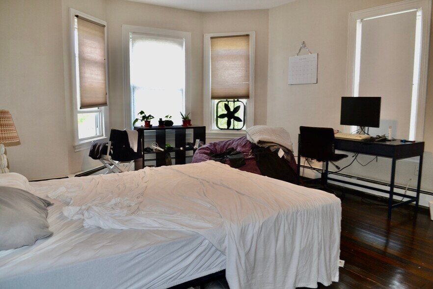 More Photos Of 237 Highland Ave, Somerville Storefront Retail Residential For Sale