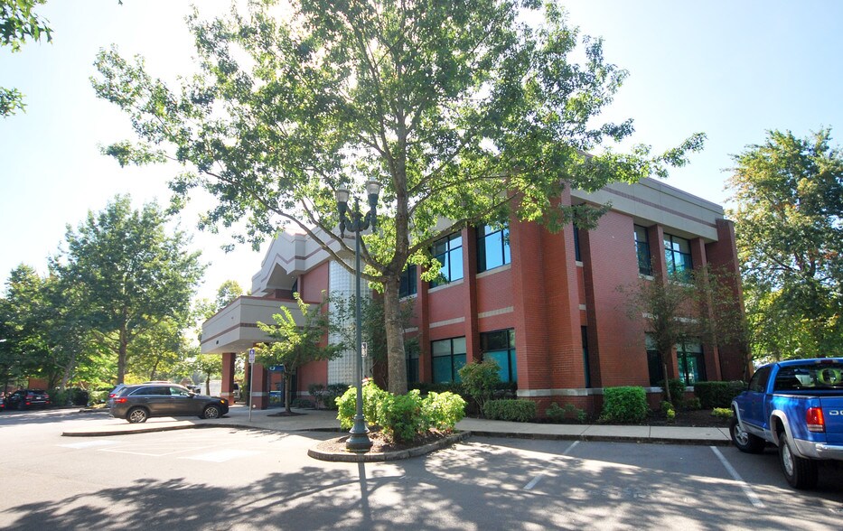 More Photos Of 4780 Village Plaza Loop, Eugene Medical For Lease