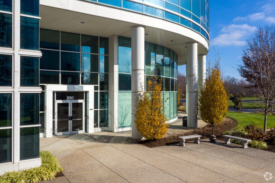 More Photos Of 230 Lexington Green Cir, Lexington Office For Lease