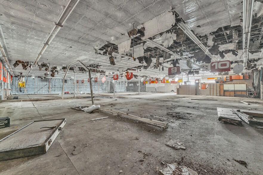 More Photos Of 12021 Harper Ave, Detroit Supermarket For Sale