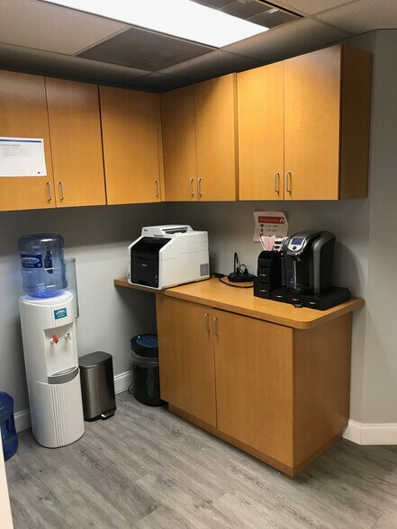 More Photos Of 7960-7990 Old Georgetown Rd, Bethesda Medical For Sale