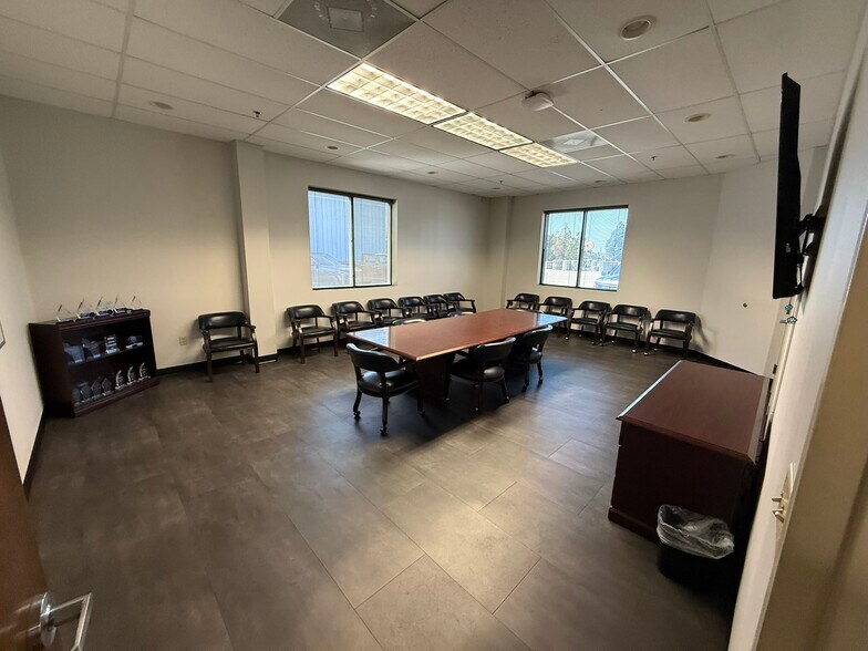 More Photos Of 1079 Woodleys Way, Columbia Warehouse For Lease