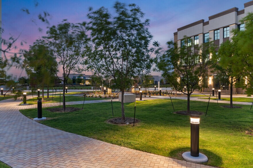 More Photos Of 12850 Dallas Pky, Frisco Medical For Lease