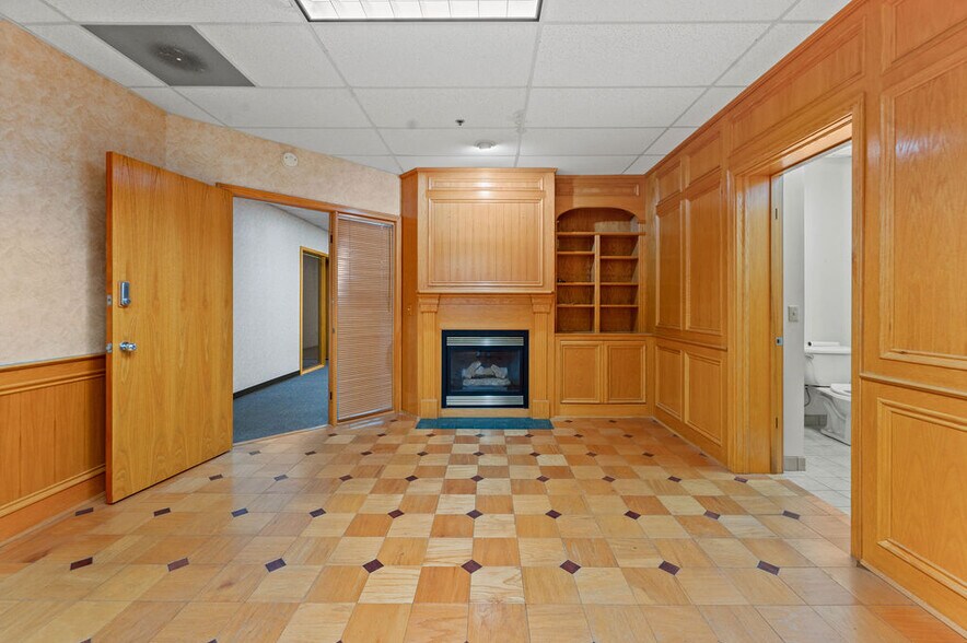 More Photos Of 143 Commerce Blvd, Loveland Warehouse For Sale