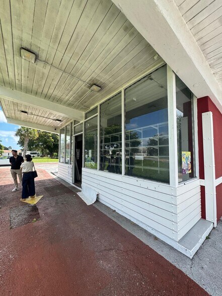 More Photos Of 6014 Kimberly Blvd, North Lauderdale Convenience Store For Sale