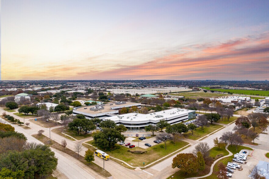 More Photos Of 5560 Tennyson Pky, Plano Office For Sale