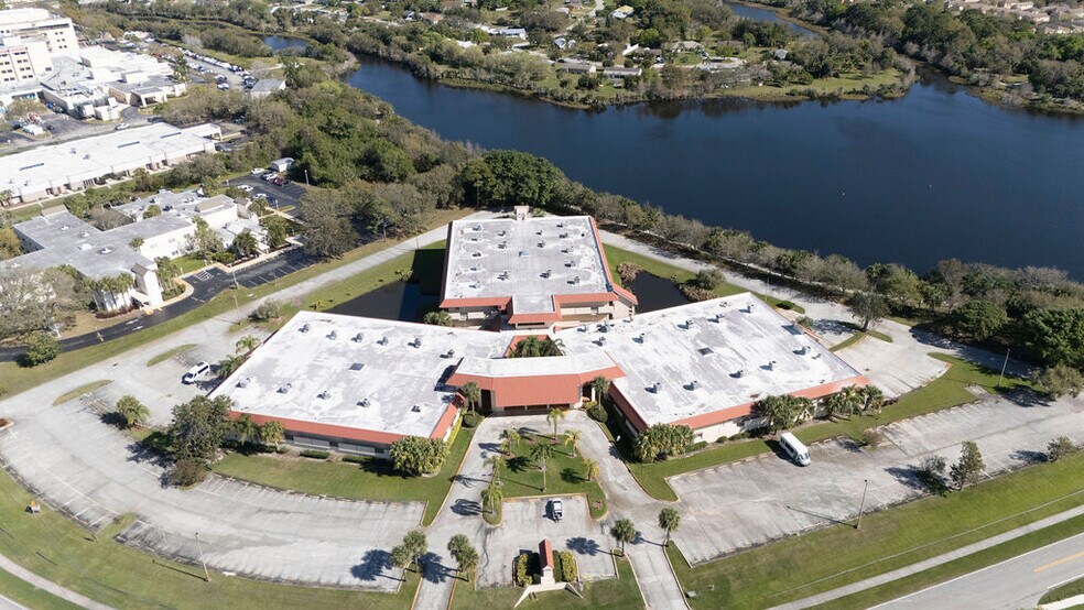 More Photos Of 1801 SE Hillmoor Dr, Port Saint Lucie Medical For Lease