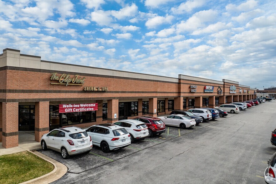 More Photos Of 3302-3354 S National Ave, Springfield Flex For Lease