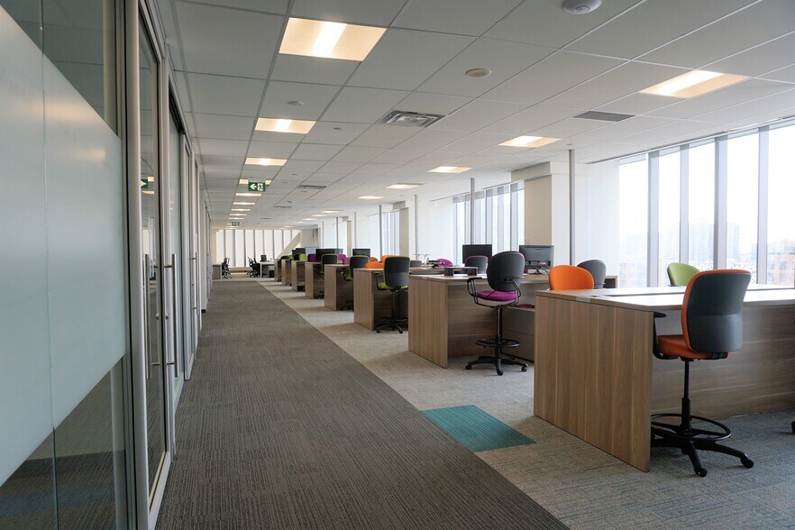 More Photos Of 480 University Ave, Toronto Office For Lease