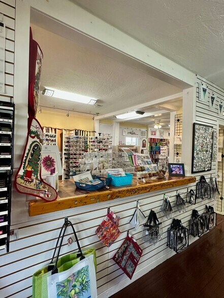 More Photos Of 1201 W Fairbanks Ave, Orlando Freestanding For Lease