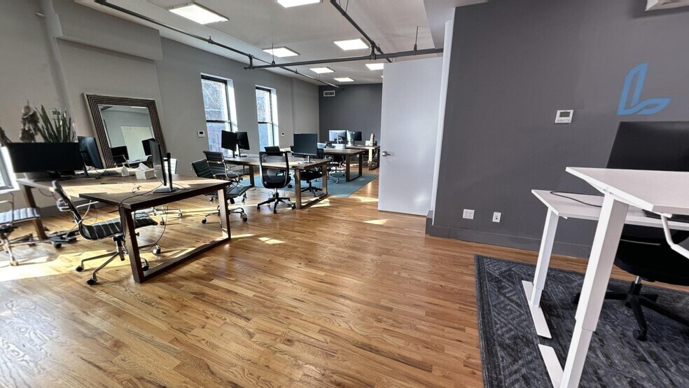 More Photos Of 390 Berry St, Brooklyn Loft Creative Space For Lease