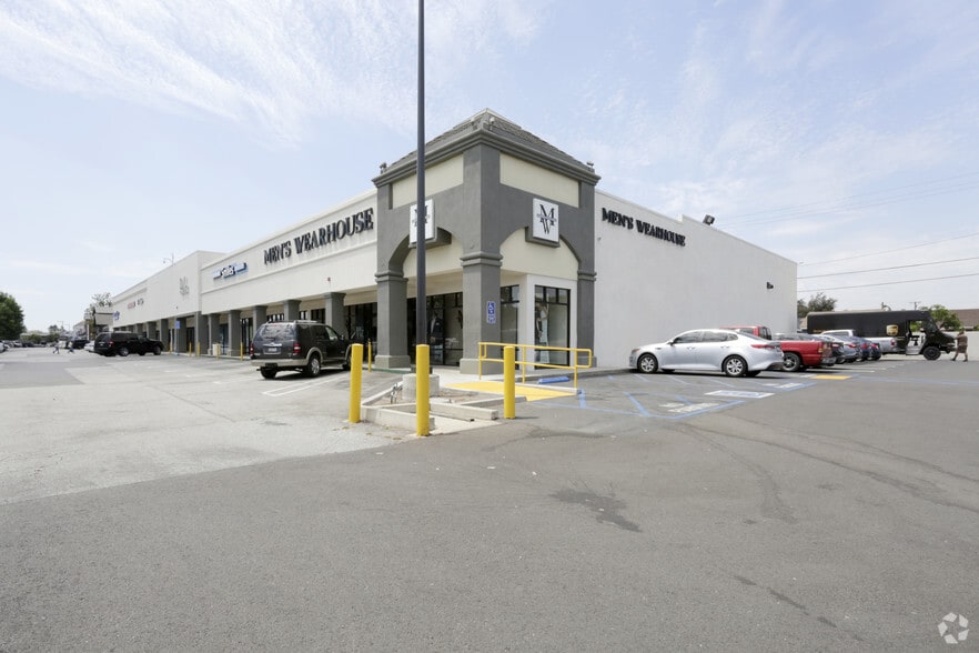 More Photos Of 500 Lakewood Center Mall, Lakewood Unknown For Lease