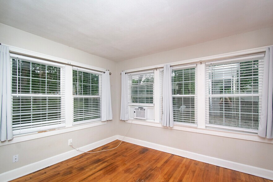 More Photos Of 5331 Charlotte St, Kansas City Apartments For Sale