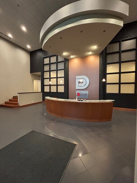 More Photos Of 340 Nagel Dr, Cheektowaga Distribution For Sale