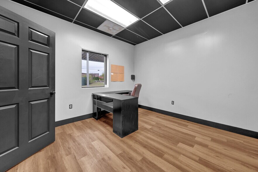 More Photos Of 5079 Old Summer Rd, Memphis General Retail For Sale