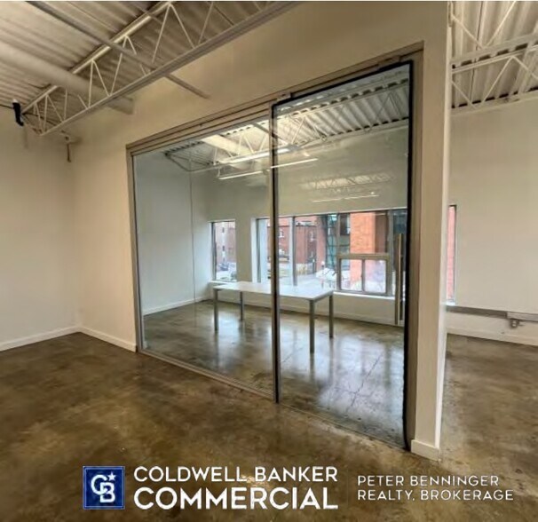 More Photos Of 22 Water St S, Kitchener Office For Lease