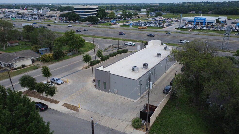 More Photos Of 1430 Unicorn Ave, New Braunfels Storefront For Lease