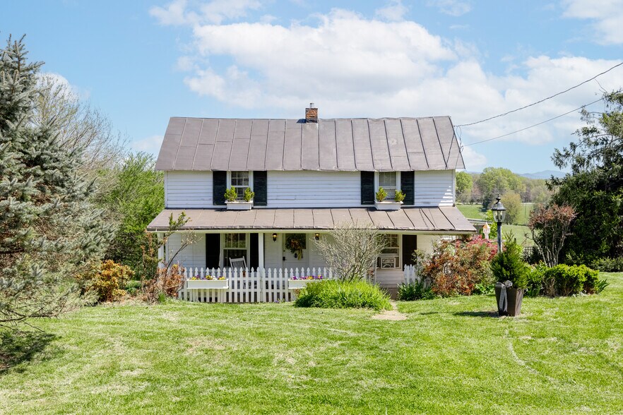 More Photos Of 2416 Lowesville Rd, Amherst Hospitality For Sale