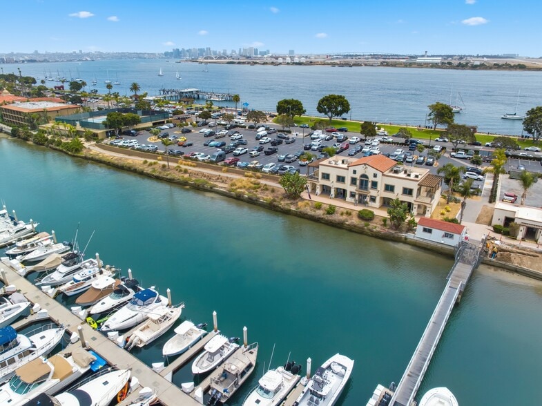 More Photos Of 1551 Shelter Island Dr, San Diego Hotel For Lease